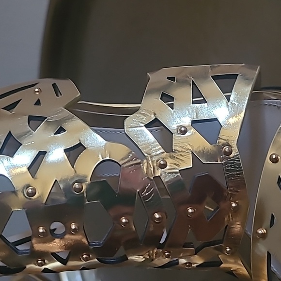 Brian Atwood Laconica Mirrored Laser-Cut Cage Sandal, Gold, Sz 6/36 - Picture 7 of 8